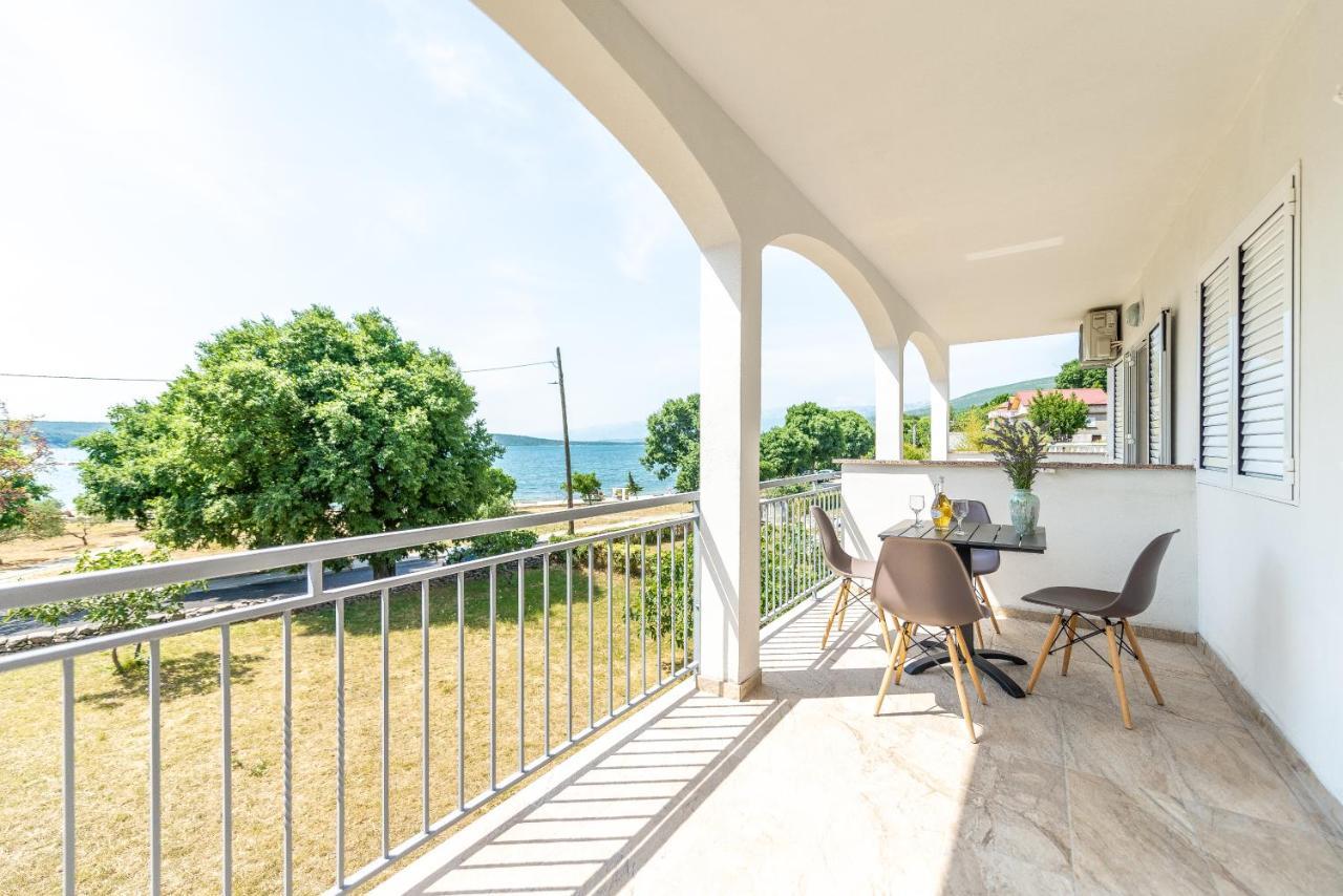 Apartmani Dupor Ґорні Карин Екстер'єр фото