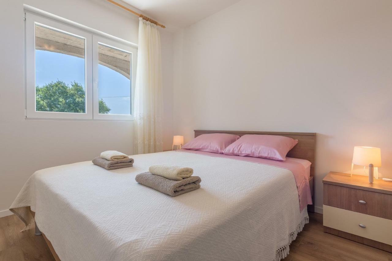 Apartmani Dupor Ґорні Карин Екстер'єр фото
