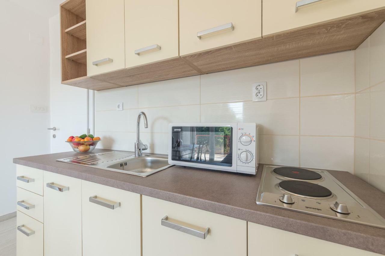 Apartmani Dupor Ґорні Карин Екстер'єр фото