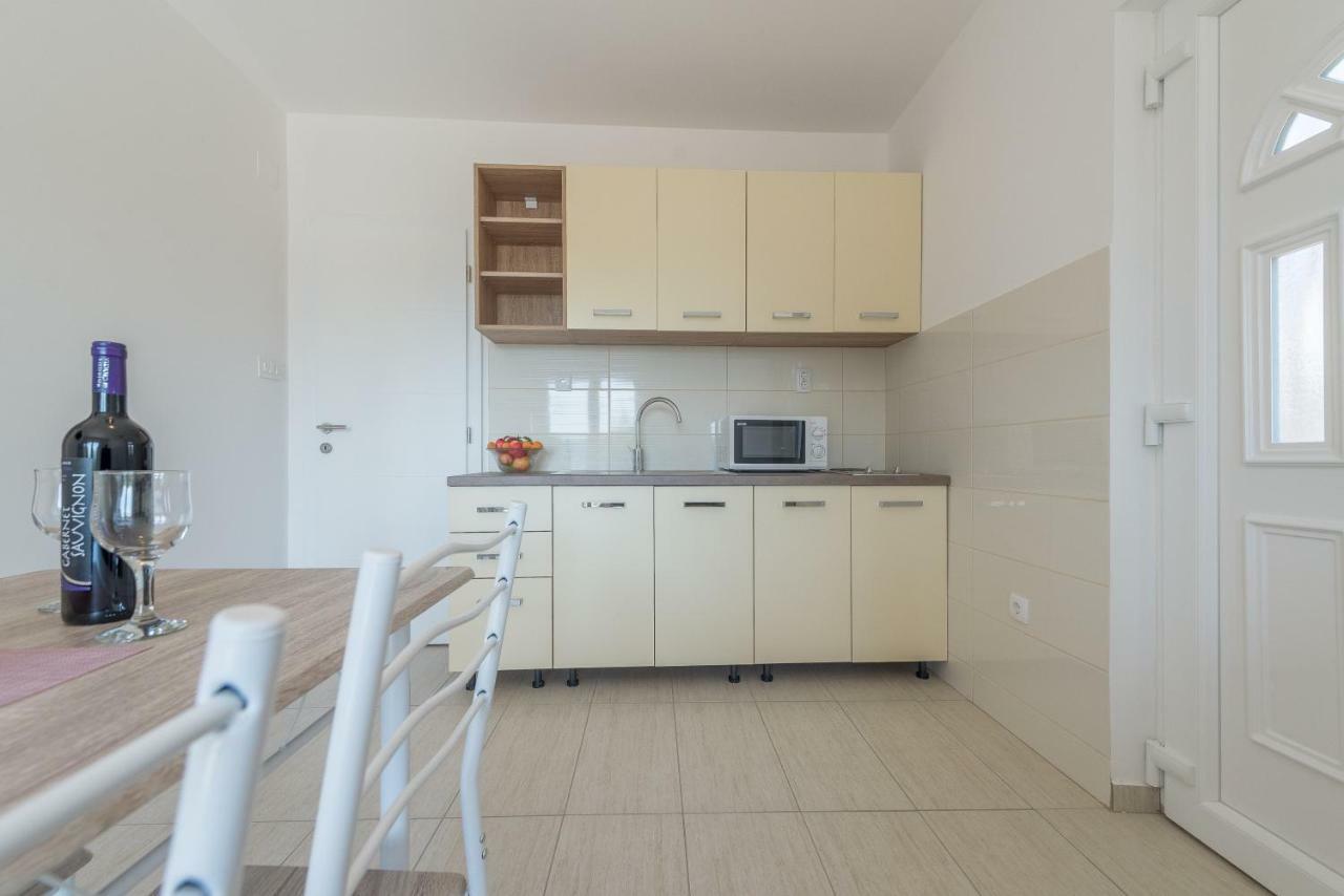 Apartmani Dupor Ґорні Карин Екстер'єр фото