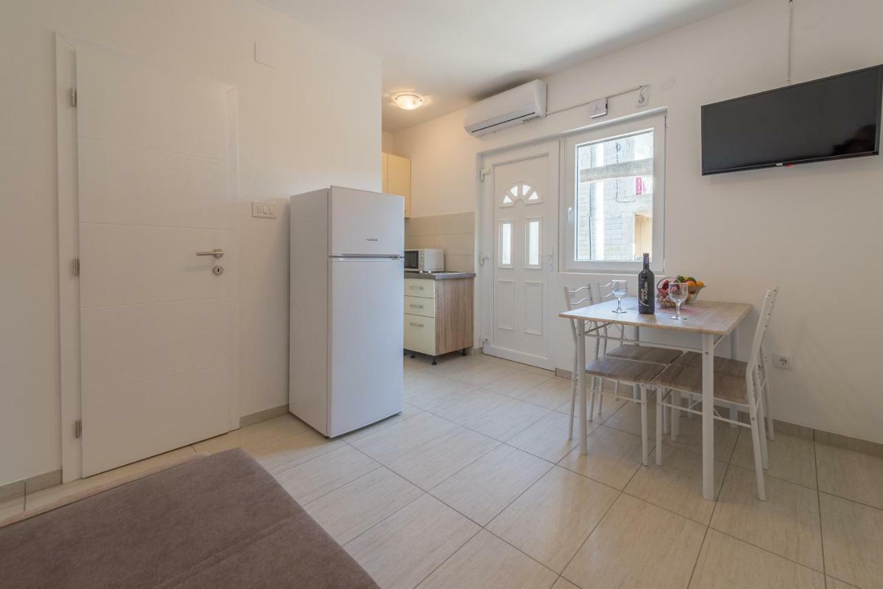 Apartmani Dupor Ґорні Карин Екстер'єр фото