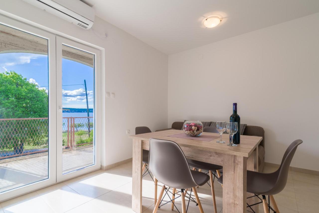 Apartmani Dupor Ґорні Карин Екстер'єр фото