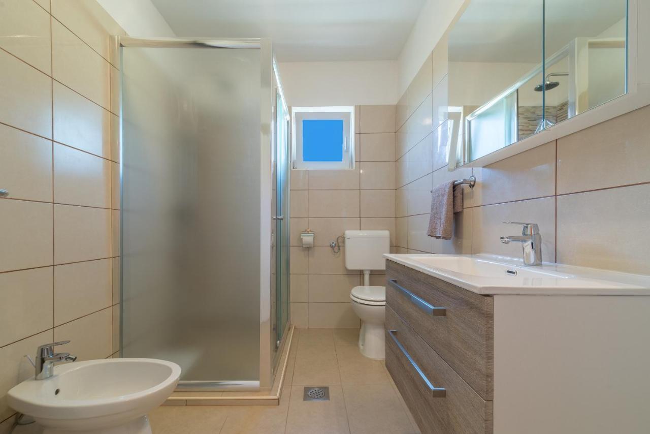 Apartmani Dupor Ґорні Карин Екстер'єр фото