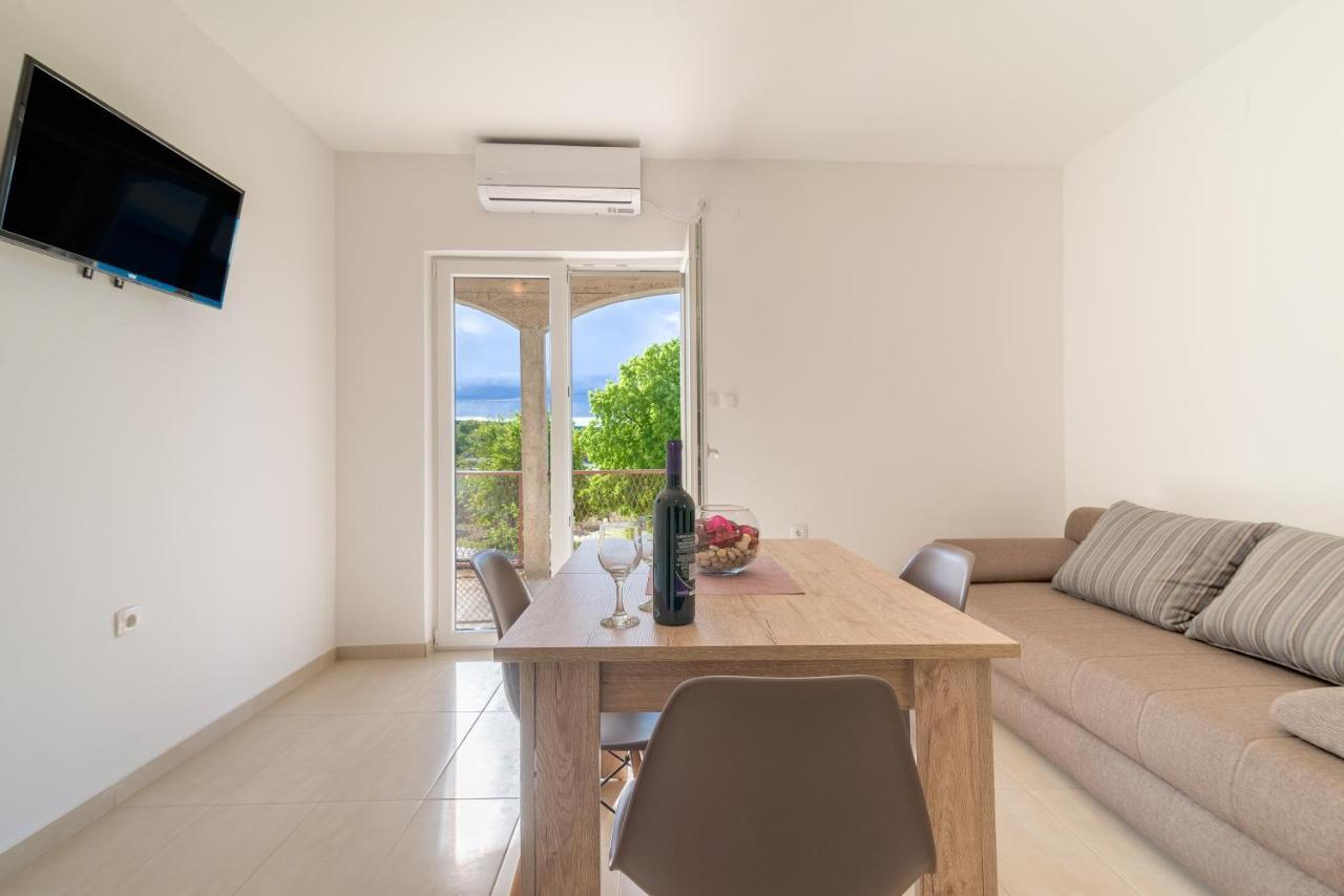 Apartmani Dupor Ґорні Карин Екстер'єр фото