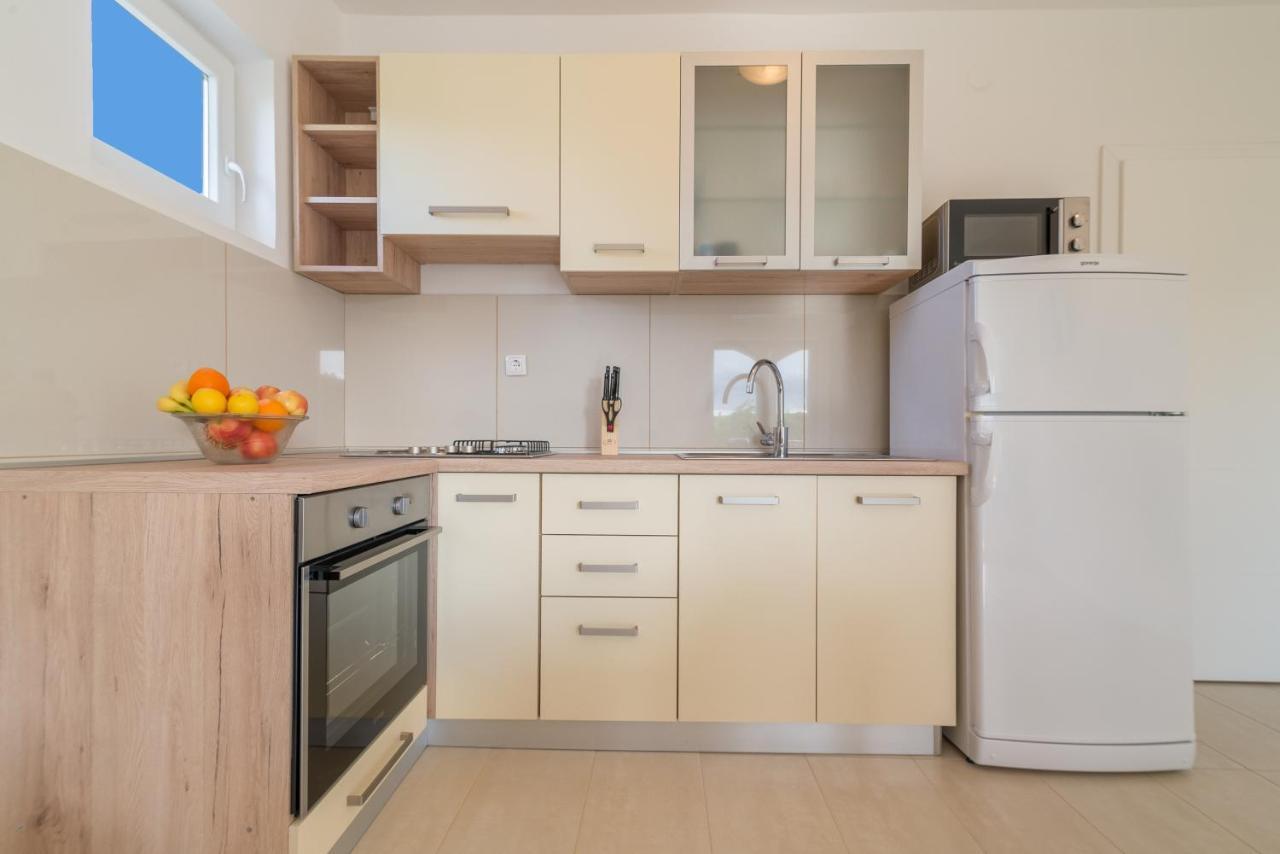 Apartmani Dupor Ґорні Карин Екстер'єр фото