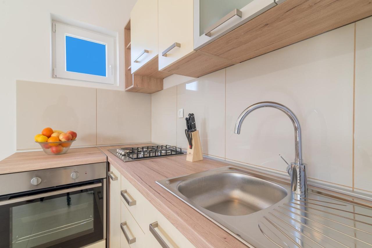 Apartmani Dupor Ґорні Карин Екстер'єр фото
